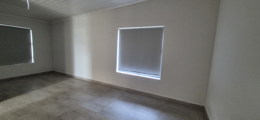5 Bedroom Property for Sale in Myburgh Park Western Cape